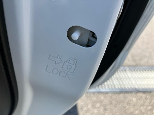 アルトターボＲＳベースグレードターボ　ナビ／ＴＶ／ＤＶＤ／ＢＴ　ＥＴＣ　ＨＩＤヘッドライト　オートライト　運転席シートヒーター　革巻ステアリング　パドルシフト　衝突被害軽減ブレーキ　オートエアコン　アルミホイール　スマートキー（千葉県）の中古車