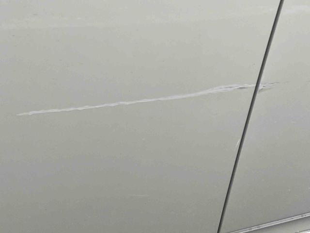 プリウスＳマイコーデナビ／ＤＴＶ／ＤＩＳＣ／ＢＴ／Ｂカメ　ＥＴＣ　ブラキッシュブラウン＆ブラウン内装　ＨＩＤヘッドライト　ハロゲンフォグランプ　アルミホイール　プッシュボタンスターター（千葉県）の中古車