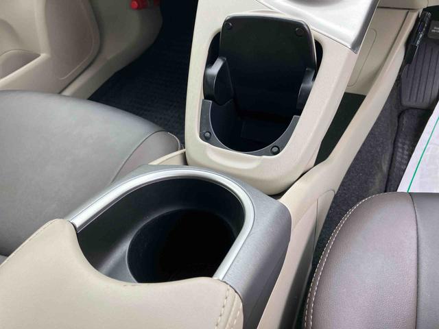 プリウスＳマイコーデナビ／ＤＴＶ／ＤＩＳＣ／ＢＴ／Ｂカメ　ＥＴＣ　ブラキッシュブラウン＆ブラウン内装　ＨＩＤヘッドライト　ハロゲンフォグランプ　アルミホイール　プッシュボタンスターター（千葉県）の中古車