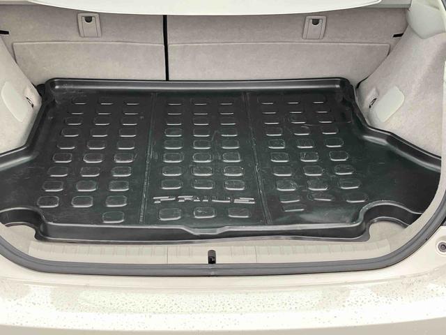 プリウスＳマイコーデナビ／ＤＴＶ／ＤＩＳＣ／ＢＴ／Ｂカメ　ＥＴＣ　ブラキッシュブラウン＆ブラウン内装　ＨＩＤヘッドライト　ハロゲンフォグランプ　アルミホイール　プッシュボタンスターター（千葉県）の中古車