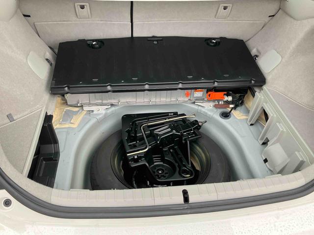 プリウスＳマイコーデナビ／ＤＴＶ／ＤＩＳＣ／ＢＴ／Ｂカメ　ＥＴＣ　ブラキッシュブラウン＆ブラウン内装　ＨＩＤヘッドライト　ハロゲンフォグランプ　アルミホイール　プッシュボタンスターター（千葉県）の中古車