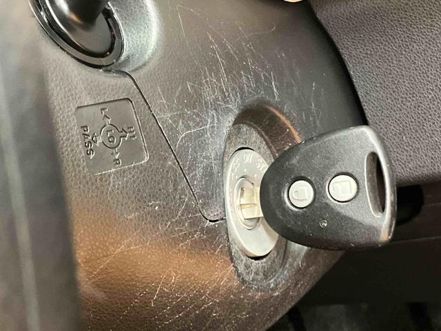 ミラココアココアＬフルセグナビ　ＵＳＢ接続　ブルートゥース対応　アイドリングストップ　キーレスエントリー　マニュアルレベリング機能付ハロゲンヘッドライト　助手席シートバックポケット＋ショッピングフック（千葉県）の中古車