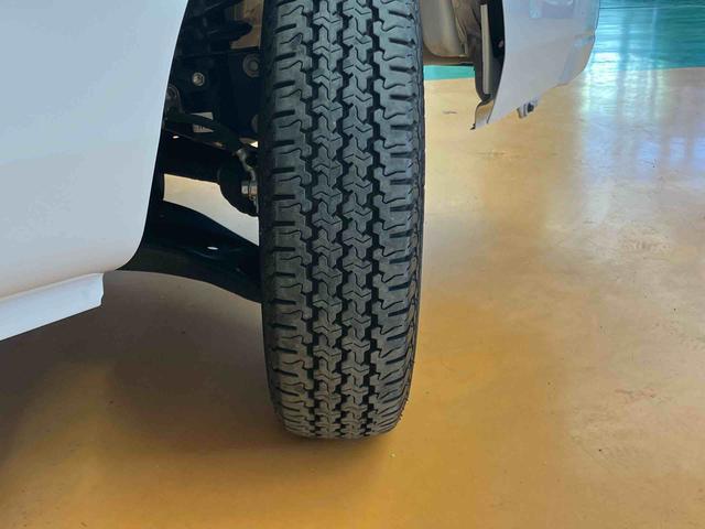 ハイゼットトラックエクストラ　４ＷＤ３モード選択電子制御式４ＷＤ　衝突回避支援システム　横滑り防止装置　アイドリングストップ　プッシュエンジンスタート　キーフリーシステム　前後コーナーセンサー　ＬＥＤ作業灯　テールゲートチェーン（千葉県）の中古車