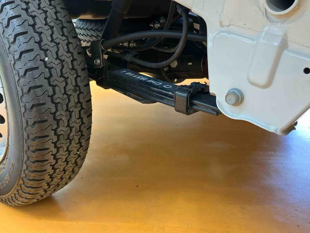 ハイゼットトラックエクストラ　４ＷＤ３モード選択電子制御式４ＷＤ　衝突回避支援システム　横滑り防止装置　アイドリングストップ　プッシュエンジンスタート　キーフリーシステム　前後コーナーセンサー　ＬＥＤ作業灯　テールゲートチェーン（千葉県）の中古車