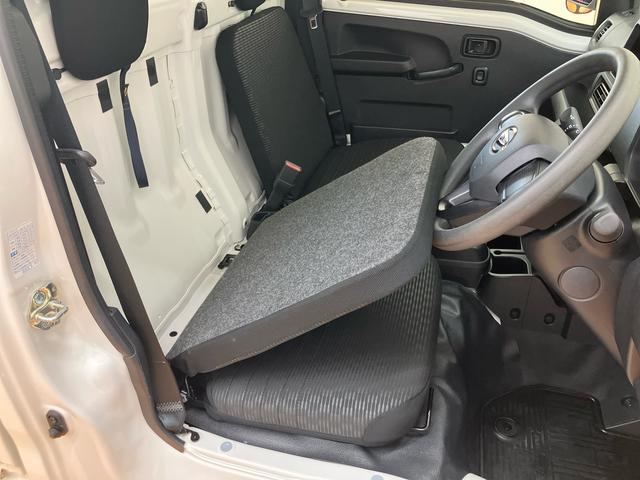 ハイゼットトラックエクストラ　４ＷＤ３モード選択電子制御式４ＷＤ　衝突回避支援システム　横滑り防止装置　アイドリングストップ　プッシュエンジンスタート　キーフリーシステム　前後コーナーセンサー　ＬＥＤ作業灯　テールゲートチェーン（千葉県）の中古車