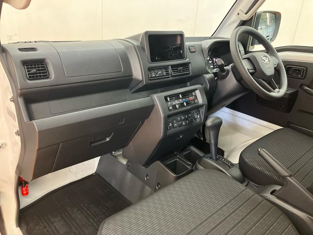 ハイゼットトラックエクストラ　４ＷＤ３モード選択電子制御式４ＷＤ　衝突回避支援システム　横滑り防止装置　アイドリングストップ　プッシュエンジンスタート　キーフリーシステム　前後コーナーセンサー　ＬＥＤ作業灯　テールゲートチェーン（千葉県）の中古車