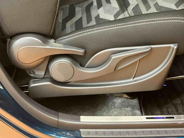 タフトＧ　クロムベンチャー　エコアイドル非装着車スカイフィールトップ　前後コーナーセンサ　アダプティブクルーズコントロール　前席シートヒーター　ホールド機能付き電動パーキングブレーキ　フロアーイルミネーション（ブルーＬＥＤ）　ショッピングフック（千葉県）の中古車