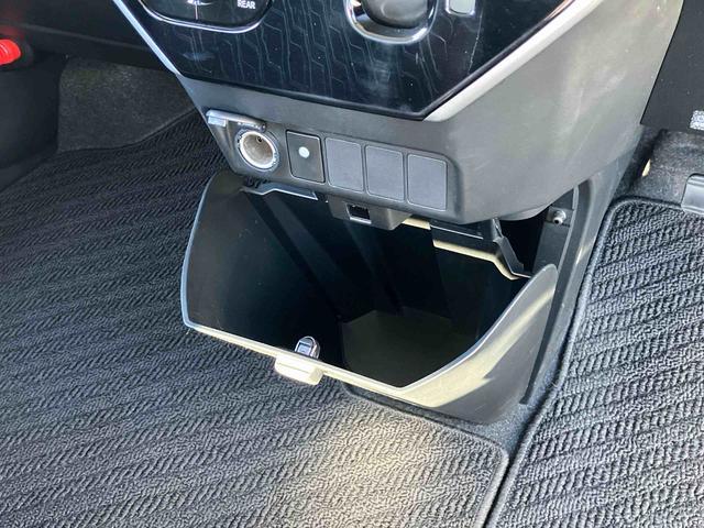 タンクカスタムＧ−Ｔナビ／ＢＴ／ＴＶ／ＤＩＳＣ／Ｂカメラ　後席モニター　前ドラレコ　ＥＴＣ　両側パワスラ　ＬＥＤヘッド＆フォグランプ　１５インチアルミ　プッシュボタンスタート　クルーズコントロール　衝突被害軽減ブレーキ（千葉県）の中古車