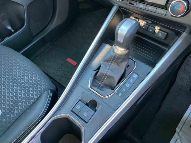 ロッキープレミアムG HEVアップグレードパック(バックカメラ/ステアスイッチ) LEDヘッド&フォグランプ バックフォグランプ 17インチアルミホイール シートヒーター 自動追従クルコン コーナーセンサー 衝突被害軽減ブレーキ(千葉県)の中古車