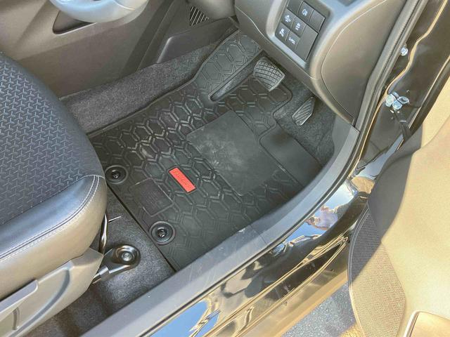 ロッキープレミアムG HEVアップグレードパック(バックカメラ/ステアスイッチ) LEDヘッド&フォグランプ バックフォグランプ 17インチアルミホイール シートヒーター 自動追従クルコン コーナーセンサー 衝突被害軽減ブレーキ(千葉県)の中古車