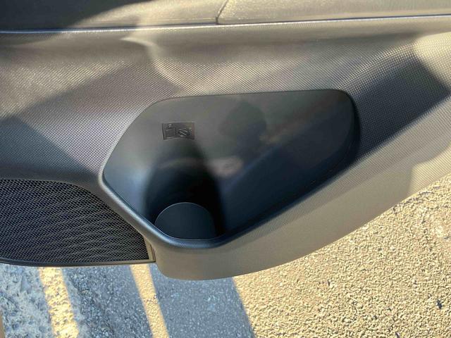 ロッキープレミアムG HEVアップグレードパック(バックカメラ/ステアスイッチ) LEDヘッド&フォグランプ バックフォグランプ 17インチアルミホイール シートヒーター 自動追従クルコン コーナーセンサー 衝突被害軽減ブレーキ(千葉県)の中古車