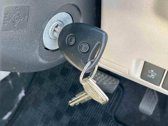 ムーヴＬ　ＳＡナビ／ＴＶ／ＢＴ／ＵＳＢ／ＤＶＤ　バックカメラ　衝突被害軽減ブレーキ　アイドリングストップ　ステアリングリモコン　キーレスエントリー　盗難防止アラーム　足踏み式パーキングブレーキ　プライバシーガラス（千葉県）の中古車