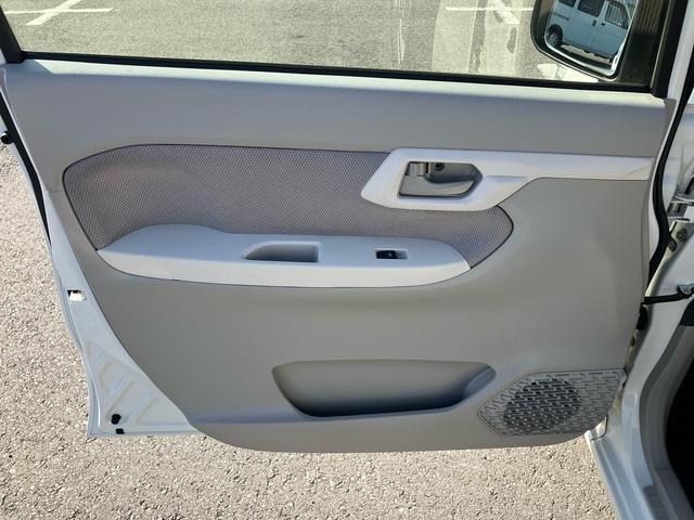 ムーヴＬ　ＳＡナビ／ＴＶ／ＢＴ／ＵＳＢ／ＤＶＤ　バックカメラ　衝突被害軽減ブレーキ　アイドリングストップ　ステアリングリモコン　キーレスエントリー　盗難防止アラーム　足踏み式パーキングブレーキ　プライバシーガラス（千葉県）の中古車