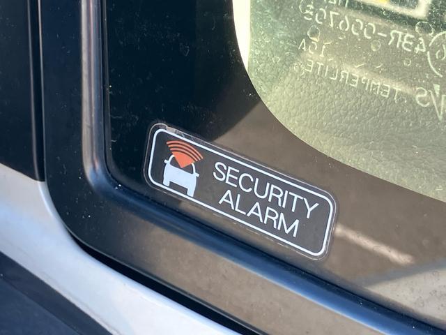 ムーヴＬ　ＳＡナビ／ＴＶ／ＢＴ／ＵＳＢ／ＤＶＤ　バックカメラ　衝突被害軽減ブレーキ　アイドリングストップ　ステアリングリモコン　キーレスエントリー　盗難防止アラーム　足踏み式パーキングブレーキ　プライバシーガラス（千葉県）の中古車