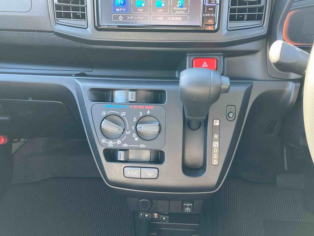 ミライースL SAIIIナビ/TV/DVD/BT/USB ETC デジタルメーター スマアシ コーナーセンサー オートライト オートハイビーム キーレスエントリー 盗難防止アラーム ハロゲンヘッドランプ アイドリングストップ(千葉県)の中古車