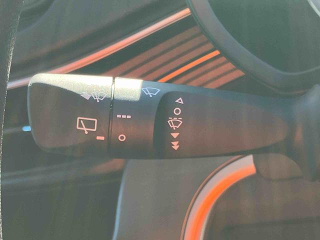 ムーヴカスタム XCDチューナー 横滑り防止装置 アイドリングストップ プッシュエンジンスタート キーフリーシステム セキュリティアラーム チルトステアリング 運転席シートリフター 助手席シートアンダートレイ(千葉県)の中古車