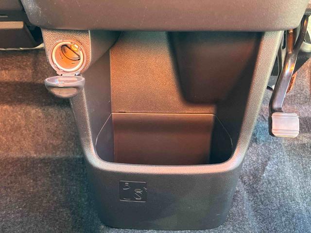 ムーヴカスタム XCDチューナー 横滑り防止装置 アイドリングストップ プッシュエンジンスタート キーフリーシステム セキュリティアラーム チルトステアリング 運転席シートリフター 助手席シートアンダートレイ(千葉県)の中古車