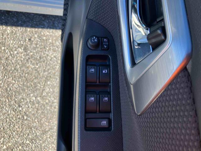 ムーヴカスタム XCDチューナー 横滑り防止装置 アイドリングストップ プッシュエンジンスタート キーフリーシステム セキュリティアラーム チルトステアリング 運転席シートリフター 助手席シートアンダートレイ(千葉県)の中古車