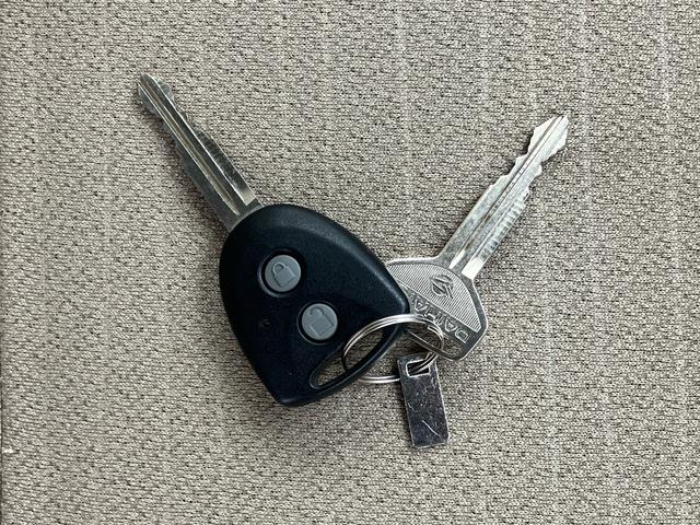 ムーヴＬ　ＳＡアイドリングストップ　キーレスエントリー　盗難防止アラーム　ハロゲンヘッドランプ　マニュアルエアコン　スモークガラス　足踏み式駐車ブレーキ　電動格納ドアミラー　リヤワイパー　チルトステアリング（千葉県）の中古車