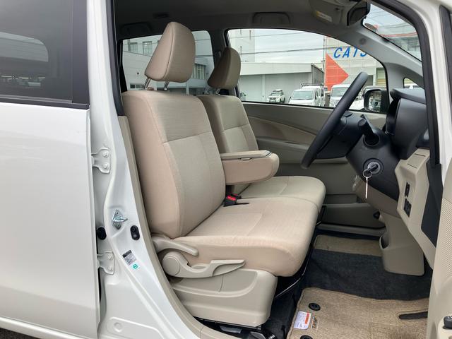 ムーヴＬ　ＳＡアイドリングストップ　キーレスエントリー　盗難防止アラーム　ハロゲンヘッドランプ　マニュアルエアコン　スモークガラス　足踏み式駐車ブレーキ　電動格納ドアミラー　リヤワイパー　チルトステアリング（千葉県）の中古車