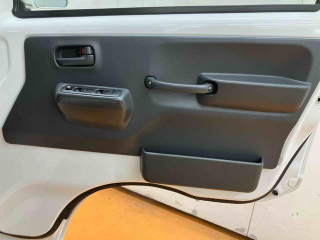 キャリイトラックＫＸ　４ＷＤワンセグナビ　ブルートゥース対応　ＡＵＸ接続　ＥＴＣ　社外アルミホイール　荷台マット　テールゲートチェーン　作業灯　パワーウインドウ　灰皿　マニュアルレベリング機能付ハロゲンヘッドライト（千葉県）の中古車