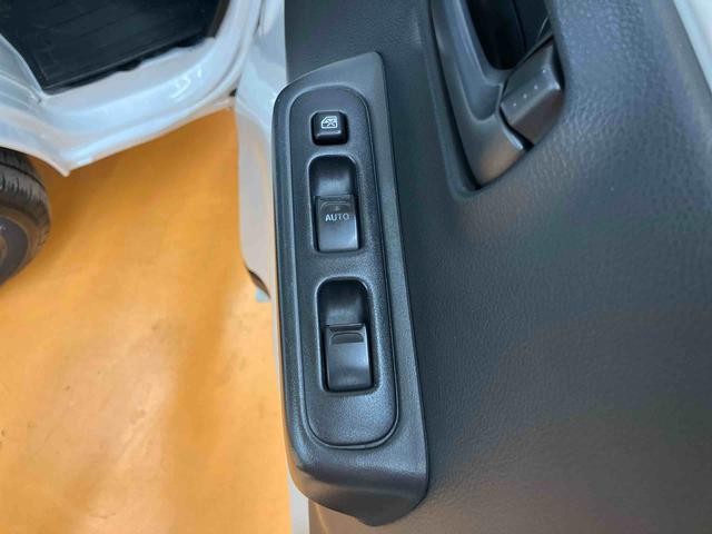 キャリイトラックＫＸ　４ＷＤワンセグナビ　ブルートゥース対応　ＡＵＸ接続　ＥＴＣ　社外アルミホイール　荷台マット　テールゲートチェーン　作業灯　パワーウインドウ　灰皿　マニュアルレベリング機能付ハロゲンヘッドライト（千葉県）の中古車