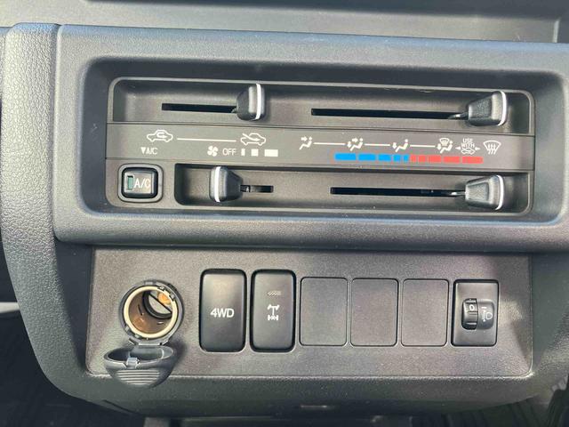 ハイゼットトラックスタンダード　農用スペシャルパートタイム４ＷＤ　５ＭＴ　ＡＭ／ＦＭラジオチューナー　リアデフロック　エアコン　パワステ　荷台作業灯（千葉県）の中古車