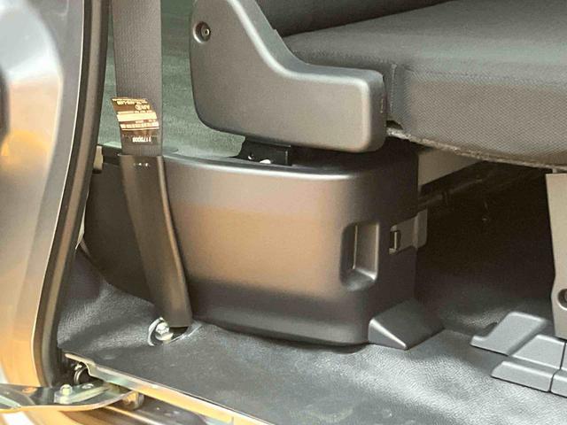 ハイゼットカーゴデラックス衝突回避支援システム 横滑り防止装置 アイドリングストップ 前後コーナーセンサー オーバーヘッドシェルフ オートライト オートハイビーム キーレスエントリー スピーカー一体型ラジオチューナー(千葉県)の中古車