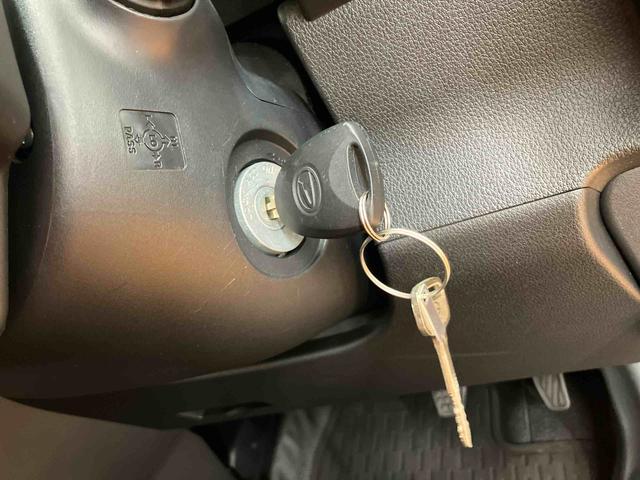 ハイゼットカーゴデラックス衝突回避支援システム 横滑り防止装置 アイドリングストップ 前後コーナーセンサー オーバーヘッドシェルフ オートライト オートハイビーム キーレスエントリー スピーカー一体型ラジオチューナー(千葉県)の中古車