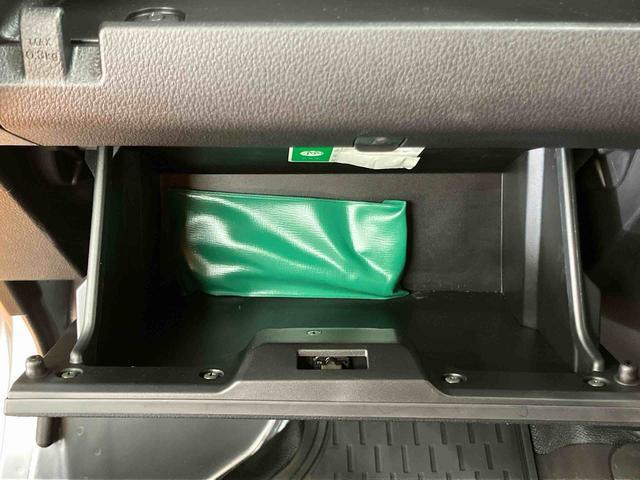 ハイゼットカーゴデラックス衝突回避支援システム 横滑り防止装置 アイドリングストップ 前後コーナーセンサー オーバーヘッドシェルフ オートライト オートハイビーム キーレスエントリー スピーカー一体型ラジオチューナー(千葉県)の中古車