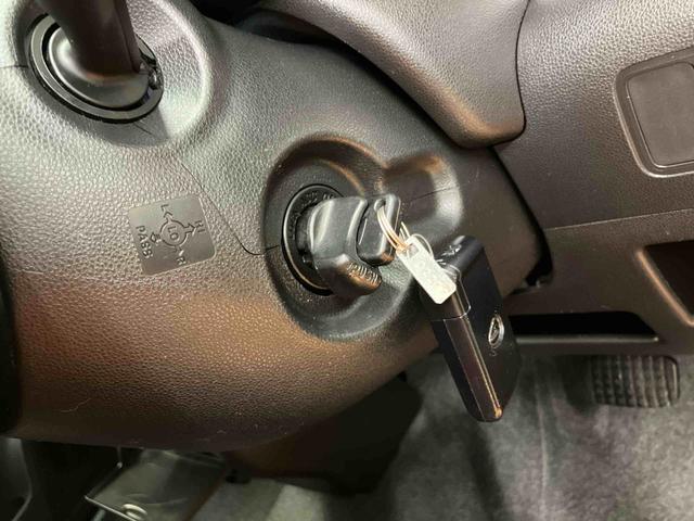 ムーヴコンテカスタム　ＲＳフルセグナビ　ＵＳＢ接続　ブルートゥース対応　ＥＴＣ　キーフリーシステム　セキュリティアラーム　アイドリングストップ　照明．バニティーミラー付き左右サンバイザー　助手席シートアンダートレイ（千葉県）の中古車