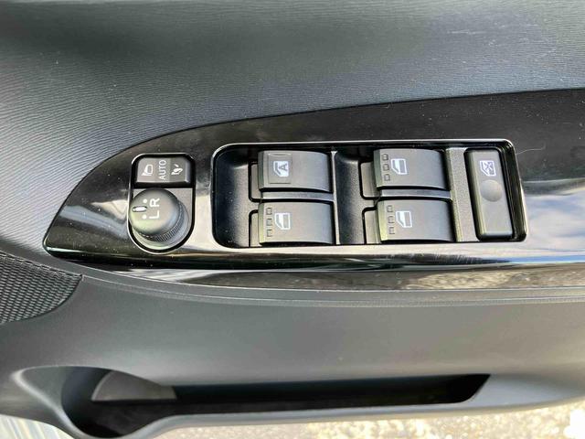 タントカスタムＲＳ　トップエディションＳＡIIターボ　ナビ／ワンセグ／ＣＤ／ＵＳＢ　バックカメラ　ＥＴＣ　トップシェイドガラス　ＬＥＤヘッドライト　オートライト　スマアシ　両電動スライド　革巻ステアリング　キーフリー　盗難防止警報　アルミホイール（千葉県）の中古車