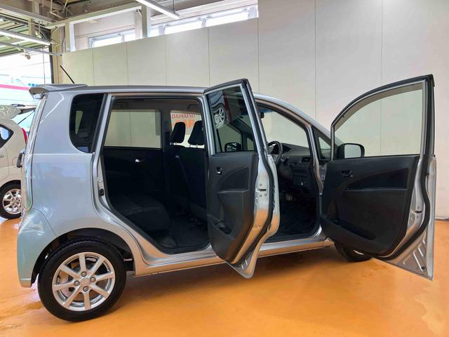 ムーヴカスタム　ＸＣＤラジオチューナー　ＵＳＢ接続　ＡＵＸ接続　アイドリングストップ　プッシュエンジンスタート　キーフリーシステム　セキュリティアラーム　照明．バニティーミラー付き左右サンバイザー　シートアンダートレイ（千葉県）の中古車