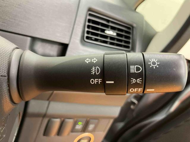 ムーヴカスタム　ＸＣＤラジオチューナー　ＵＳＢ接続　ＡＵＸ接続　アイドリングストップ　プッシュエンジンスタート　キーフリーシステム　セキュリティアラーム　照明．バニティーミラー付き左右サンバイザー　シートアンダートレイ（千葉県）の中古車