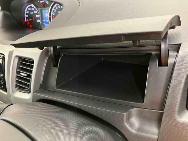 ムーヴカスタム　ＸＣＤラジオチューナー　ＵＳＢ接続　ＡＵＸ接続　アイドリングストップ　プッシュエンジンスタート　キーフリーシステム　セキュリティアラーム　照明．バニティーミラー付き左右サンバイザー　シートアンダートレイ（千葉県）の中古車