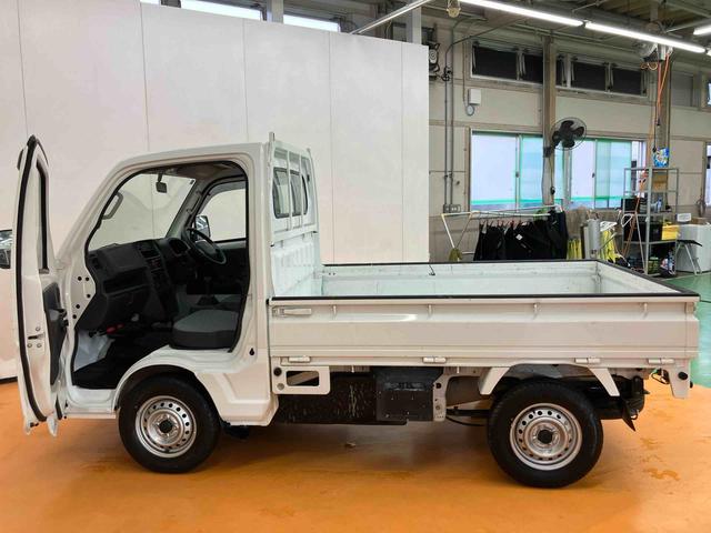 キャリイトラックＫＣエアコン・パワステ４ＷＤ　横滑り防止装置　マニュアルレベリング機能付ハロゲンヘッドライト　オートライト　スピーカー一体型ラジオチューナー　運転席シートバックポケット　ゲートプロテクター　灰皿型小物入れ（千葉県）の中古車
