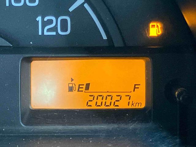 キャリイトラックＫＣエアコン・パワステ４ＷＤ　横滑り防止装置　マニュアルレベリング機能付ハロゲンヘッドライト　オートライト　スピーカー一体型ラジオチューナー　運転席シートバックポケット　ゲートプロテクター　灰皿型小物入れ（千葉県）の中古車