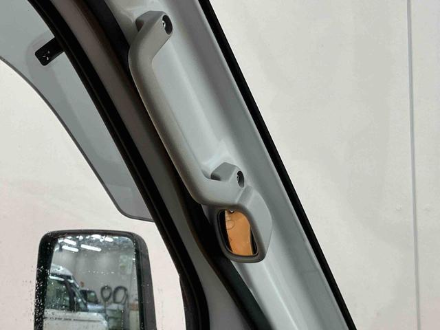 キャリイトラックＫＣエアコン・パワステ４ＷＤ　横滑り防止装置　マニュアルレベリング機能付ハロゲンヘッドライト　オートライト　スピーカー一体型ラジオチューナー　運転席シートバックポケット　ゲートプロテクター　灰皿型小物入れ（千葉県）の中古車