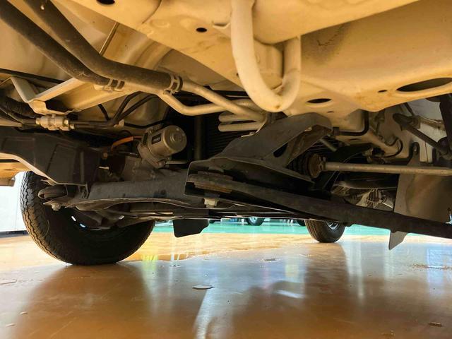 キャリイトラックＫＣエアコン・パワステ４ＷＤ　横滑り防止装置　マニュアルレベリング機能付ハロゲンヘッドライト　オートライト　スピーカー一体型ラジオチューナー　運転席シートバックポケット　ゲートプロテクター　灰皿型小物入れ（千葉県）の中古車