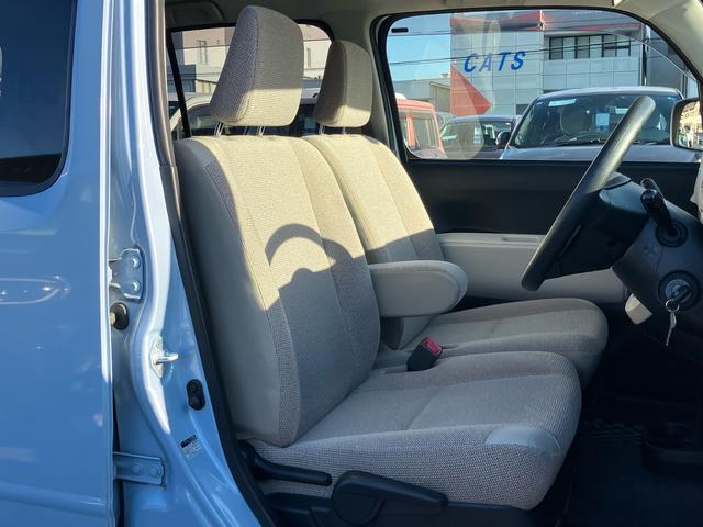 ミラココアココアＬＣＤ／ラジオ　ＥＴＣ　アイドリングストップ　キーレスエントリー　盗難防止アラーム　シートリフター　チルトステアリング　スペアタイヤ　足踏み式パーキングブレーキ　電動格納ドアミラー　マニュアルエアコン（千葉県）の中古車