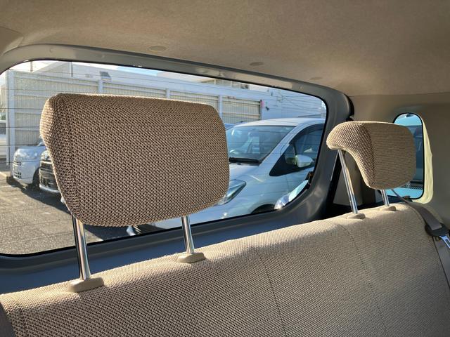 ミラココアココアＬＣＤ／ラジオ　ＥＴＣ　アイドリングストップ　キーレスエントリー　盗難防止アラーム　シートリフター　チルトステアリング　スペアタイヤ　足踏み式パーキングブレーキ　電動格納ドアミラー　マニュアルエアコン（千葉県）の中古車