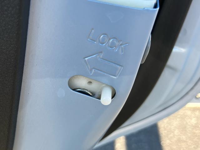 ミラココアココアＬＣＤ／ラジオ　ＥＴＣ　アイドリングストップ　キーレスエントリー　盗難防止アラーム　シートリフター　チルトステアリング　スペアタイヤ　足踏み式パーキングブレーキ　電動格納ドアミラー　マニュアルエアコン（千葉県）の中古車