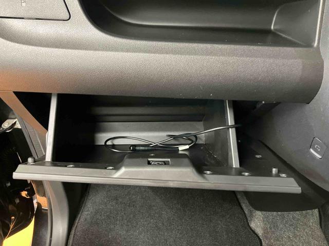 タントカスタムＸフルセグナビ　左側電動スライドドア　横滑り防止装置　アイドリングストップ　プッシュエンジンスタート　キーフリーシステム　バニティーミラー付き左右サンバイザー　運転席シートバックポケット（千葉県）の中古車