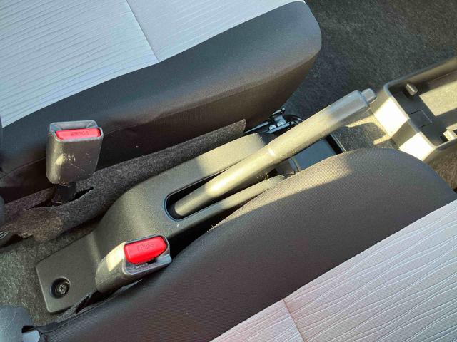 ミライースＬ　ＳＡIIIＣＤチューナー　衝突被害軽減ブレーキ　横滑り防止装置　コーナーセンサー　オートライト　オートハイビーム　キーレスエントリー　自発光式デジタルメーター　セキュリティアラーム　アイドリングストップ（千葉県）の中古車