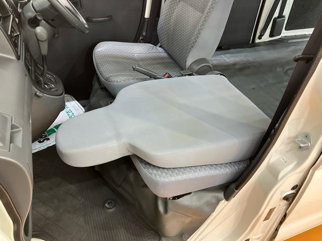 ハイゼットカーゴスペシャルクリーンスピーカー一体型ＡＭ・ＦＭラジオ　デュアルエアバッグ　エアコン　パワーステアリング　リヤワイパー　最大積載量３５０ｋｇ（２名乗車時）（千葉県）の中古車