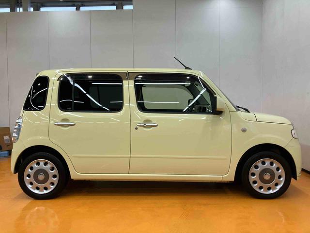 ミラココアココアXキーフリーシステム アイドリングストップ コーナーコントロール マニュアルレベリング機能付ハロゲンヘッドライト チルトステアリング 運転席シートリフター バニティーミラー付き左右サンバイザー(千葉県)の中古車