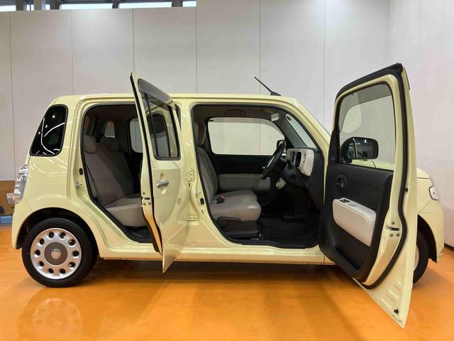 ミラココアココアXキーフリーシステム アイドリングストップ コーナーコントロール マニュアルレベリング機能付ハロゲンヘッドライト チルトステアリング 運転席シートリフター バニティーミラー付き左右サンバイザー(千葉県)の中古車