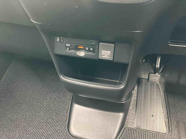 Ｎ−ＢＯＸカスタムＧ・ターボＬパッケージターボ　ナビ／地デジ／ＤＶＤ／ＢＴ　ＥＴＣ　バックカメラ　ＨＩＤヘッドライト　オートライト　両側電動スライドドア　リヤ障害物センサー　革巻きステアリング　ハーフシェイドガラス　パドルシフト　アルミ（千葉県）の中古車