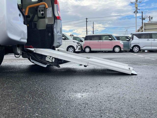 タントスローパーＬ　リヤシート付き福祉車両　リモコン付き車いす用電動ウインチ　ＣＤチューナー　スライドドア　電動格納ドアミラー　キーレスエントリー　プライバシーガラス　スライドドアサンシェード　横滑り防止装置　アイドリングストップ（千葉県）の中古車