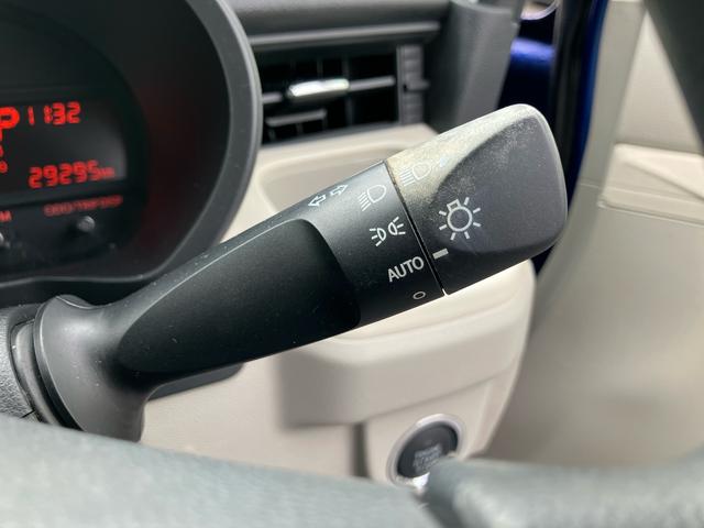 ムーヴＸＬＥＤヘッドライト　バックカメラ／ステアリングスイッチ　１４インチアルミホイール　プッシュボタンスターター　オートエアコン　オート格納ドアミラー　運転席シートリフター　横滑り防止装置　エコアイドル（千葉県）の中古車